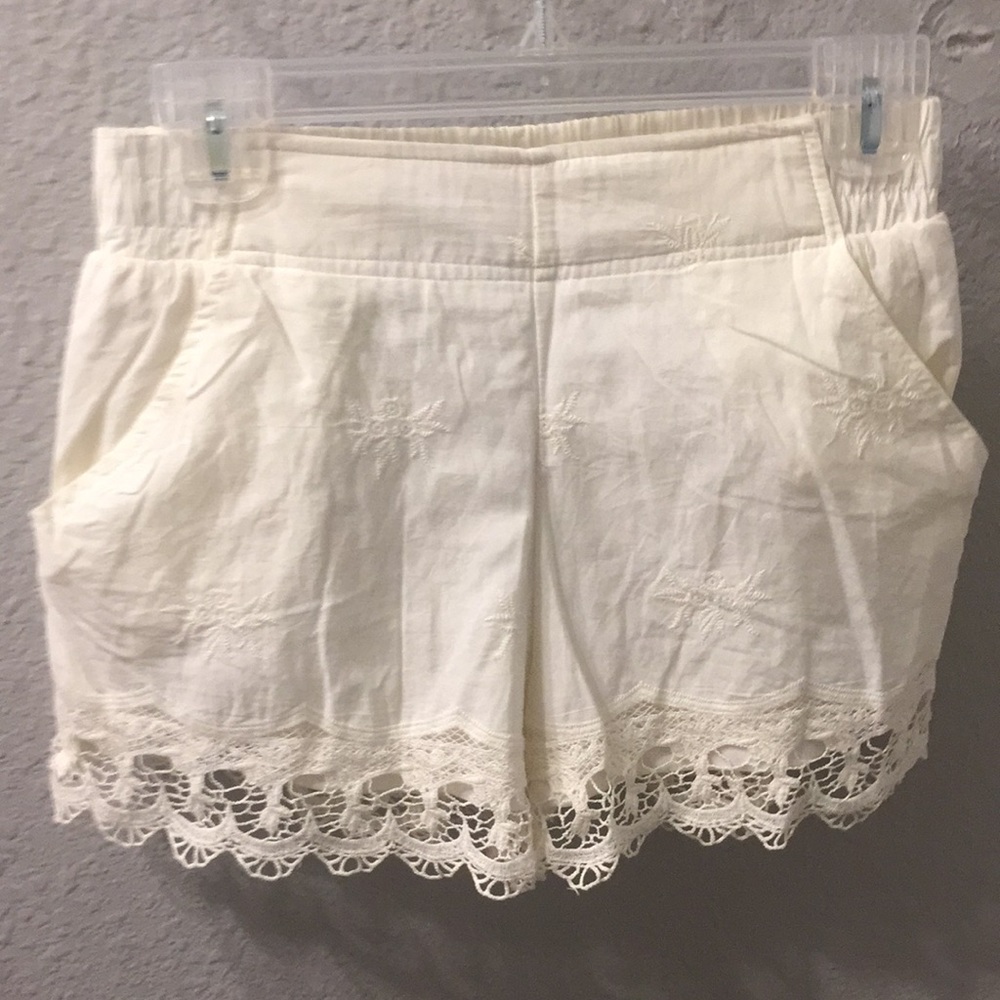 Xhilaration cream lacy shorts